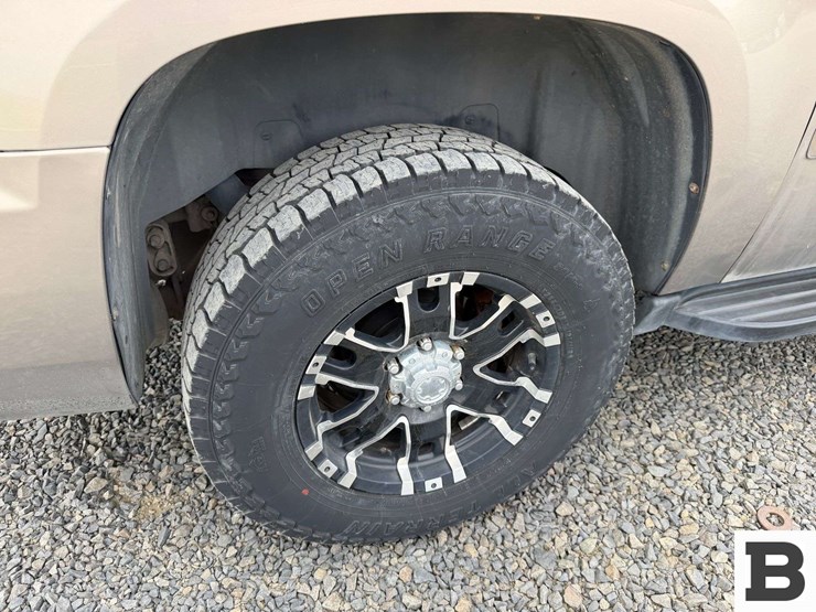 2007-chevrolet-suburban-1500-image-17