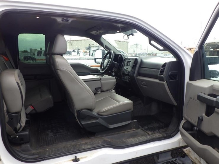 2017-ford-f550-image-6