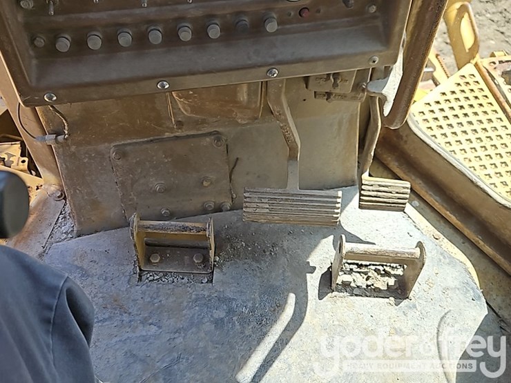 1981-caterpillar-d9l-image-29