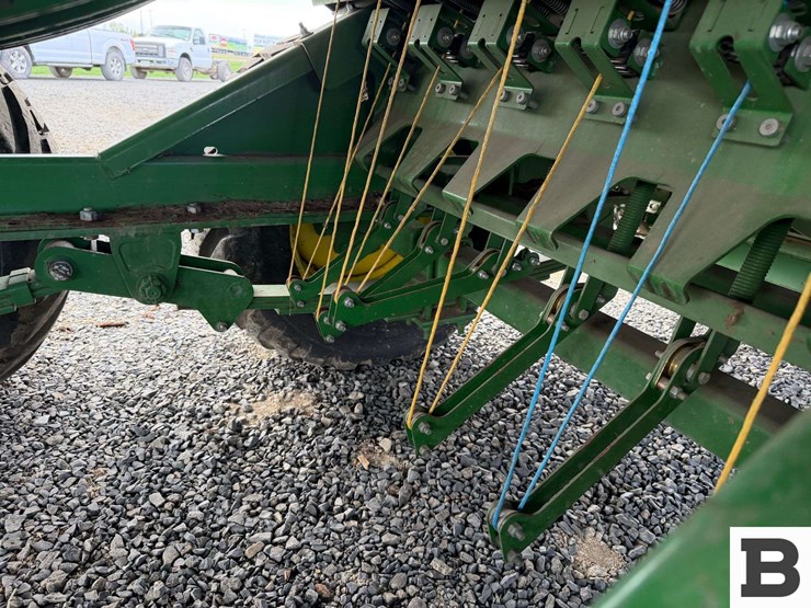 2015-john-deere-l340-image-60