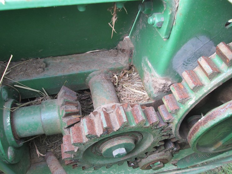 john-deere-348-image-11