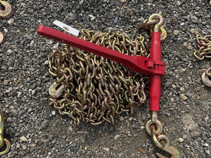 #134-•-(1)-5400-lb-ratchet-binder-&-(2)-5/16"-20'-chains-image-1