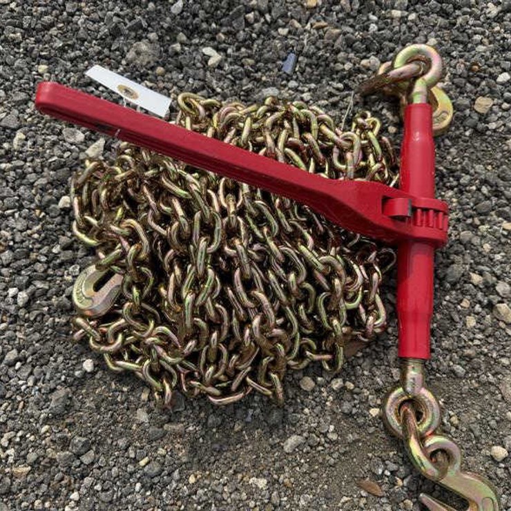 #134 • (1) 5400 lb Ratchet Binder & (2) 5/16" 20' Chains