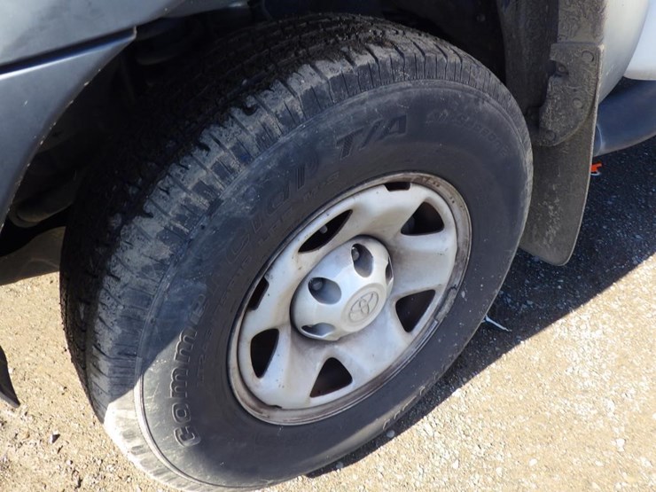 2013-toyota-tacoma-image-13