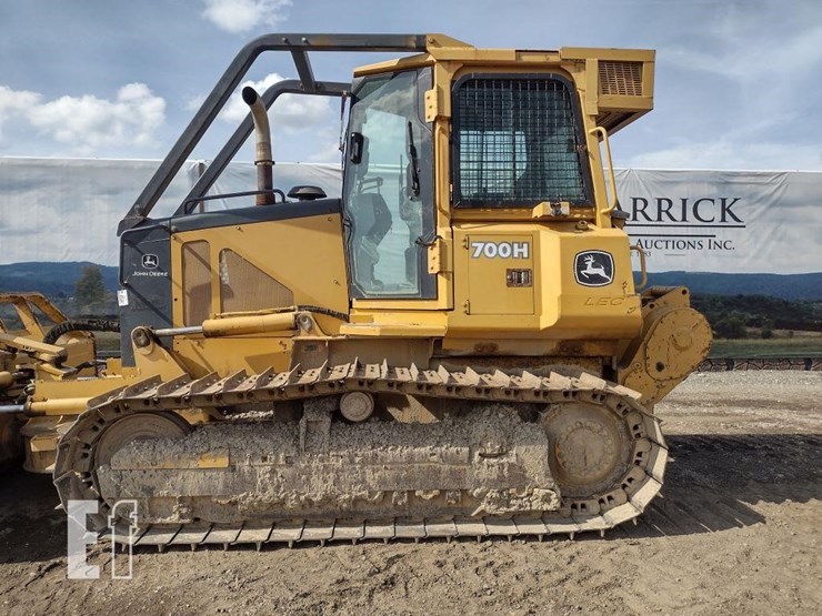 2005-deere-700h-xlt-image-14