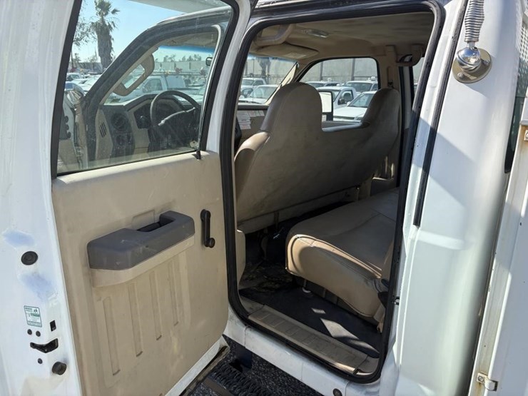 2010-ford-f450-image-11