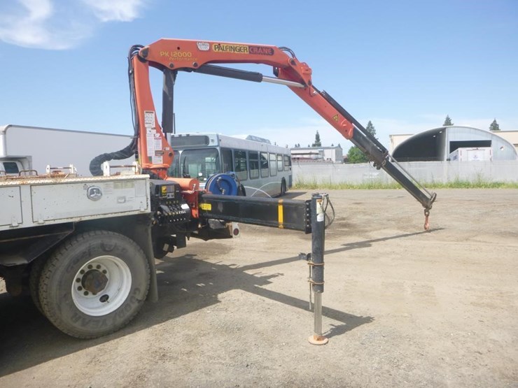 2009-international-7400-image-12