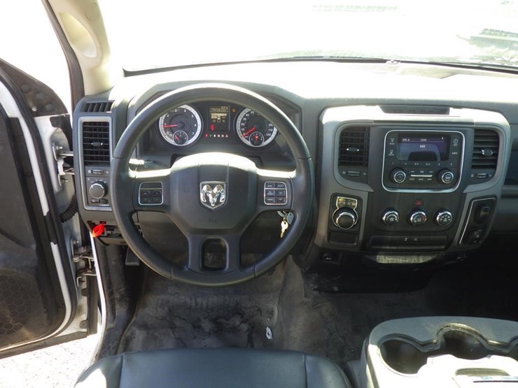 2015-dodge-1500-image-7