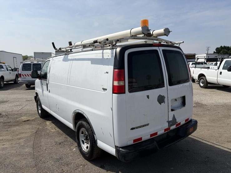 2007-chevrolet-express-2500-image-4