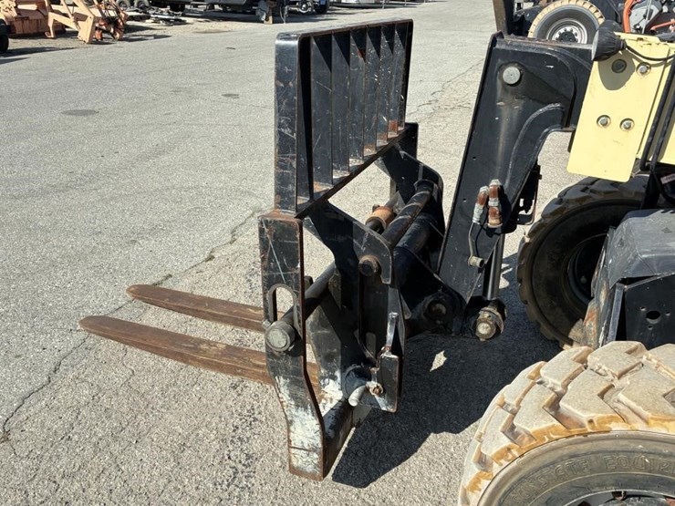 2015-jlg-g5-18a-image-8