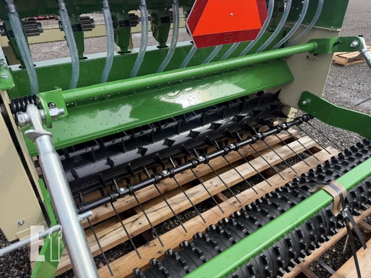 2026-caterpillar-12-image-6