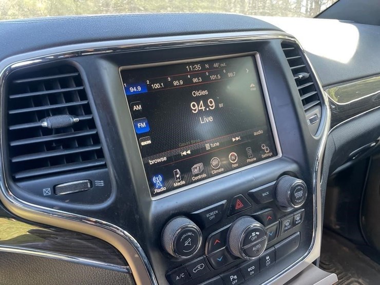 2015-jeep-grand-cherokee-image-11