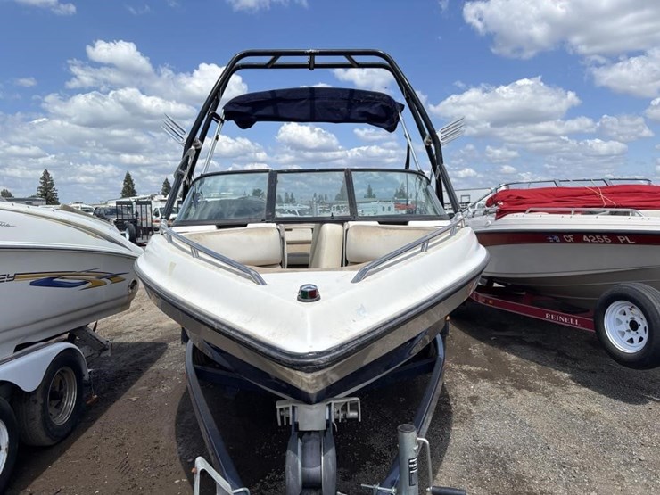 2001-unknown-trailer-image-6