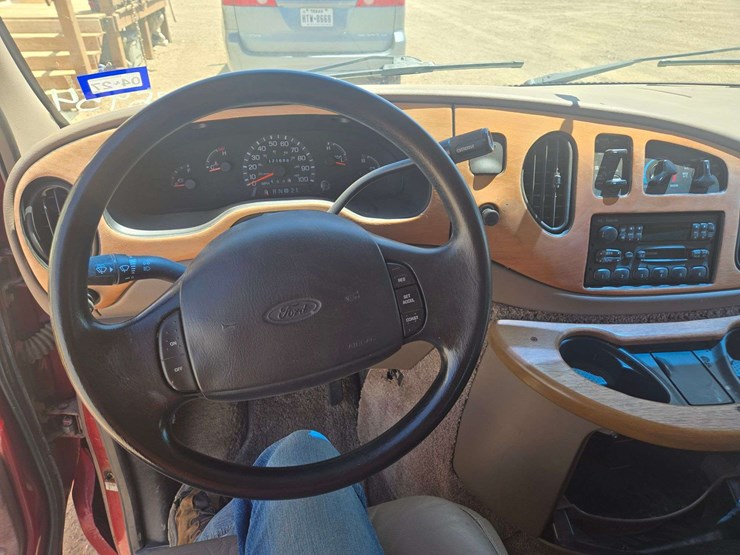 1998-ford-e150-econoline-cargo-van-3d-image-15