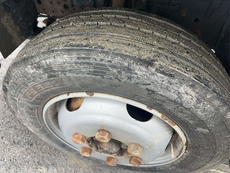 2020-hino-195-image-9