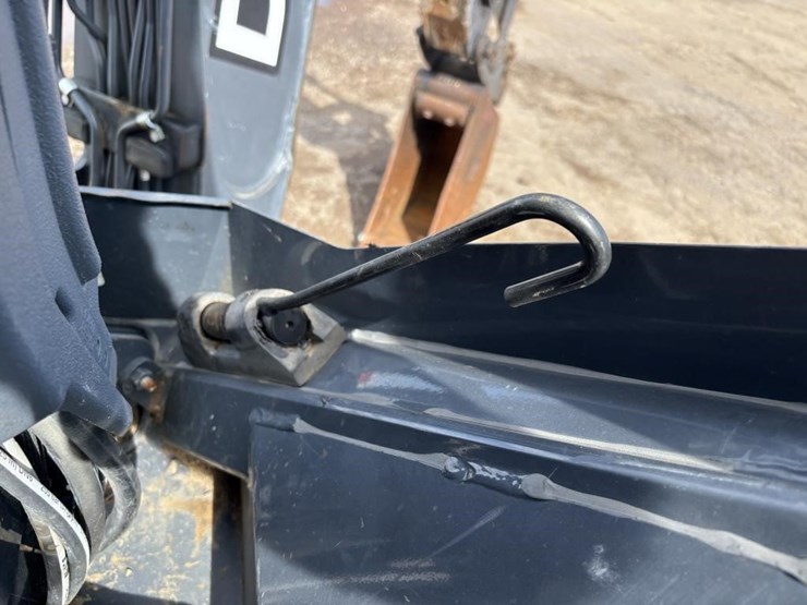 2019-deere-310l-ep-image-46
