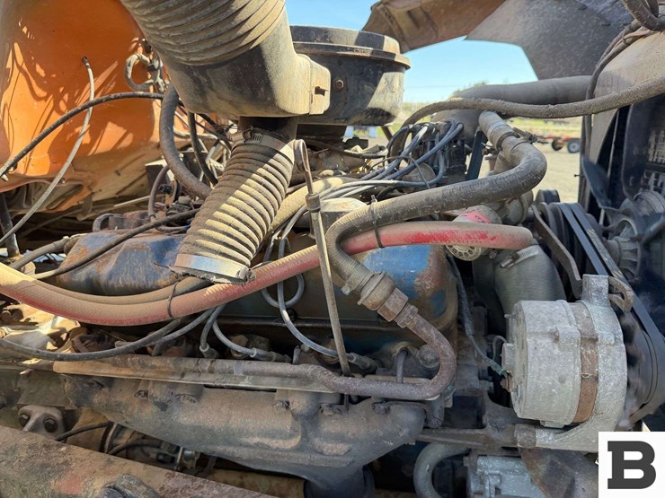 1979-ford-800-image-41