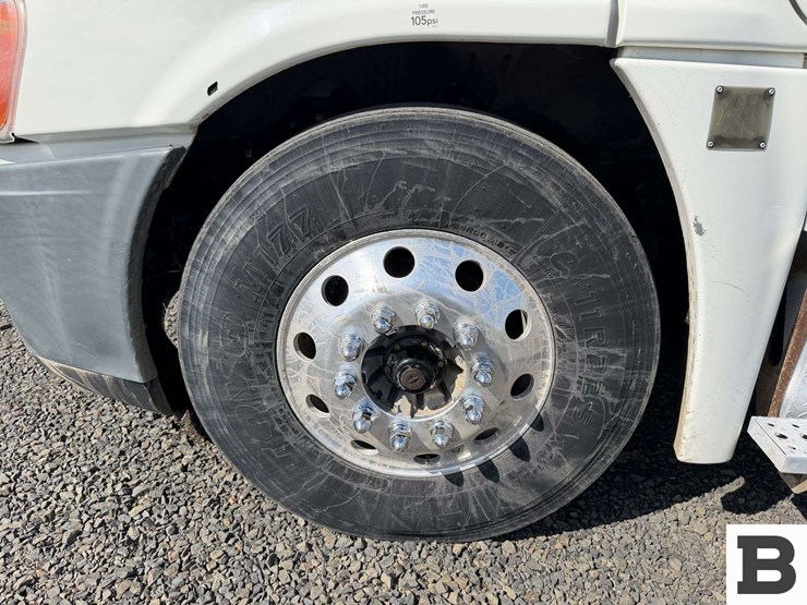 2012-freightliner-cascadia-125-image-9