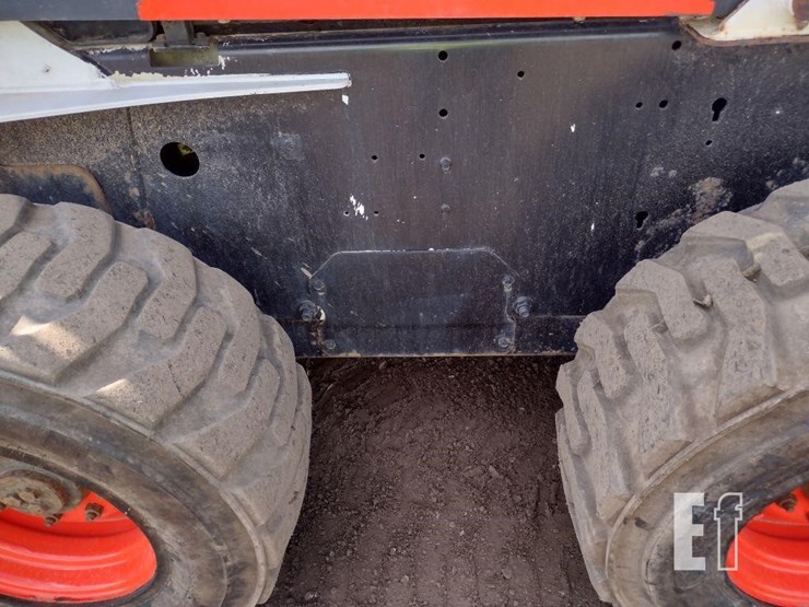 2004-bobcat-s300-image-25
