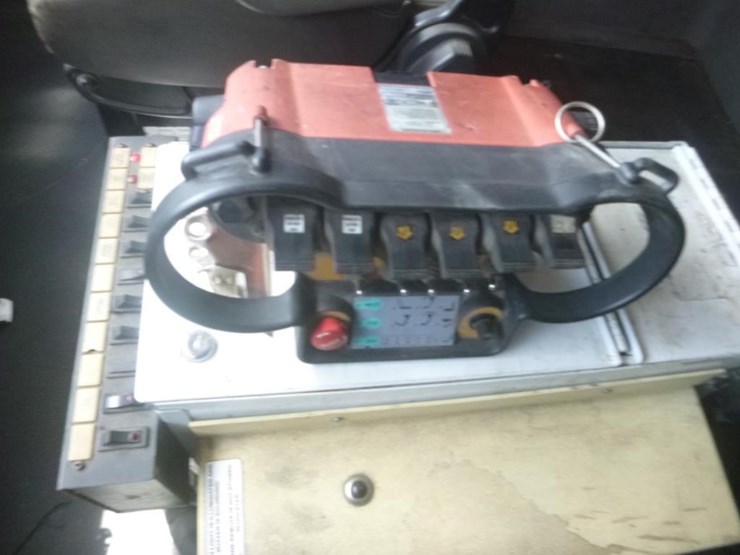 2009-international-7400-image-26