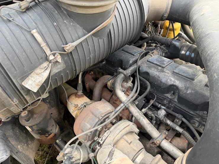 #502-•-#502-•-2005-mack-cxn613-truck---2005-mack-road-tractor-w/-sleeper-image-18