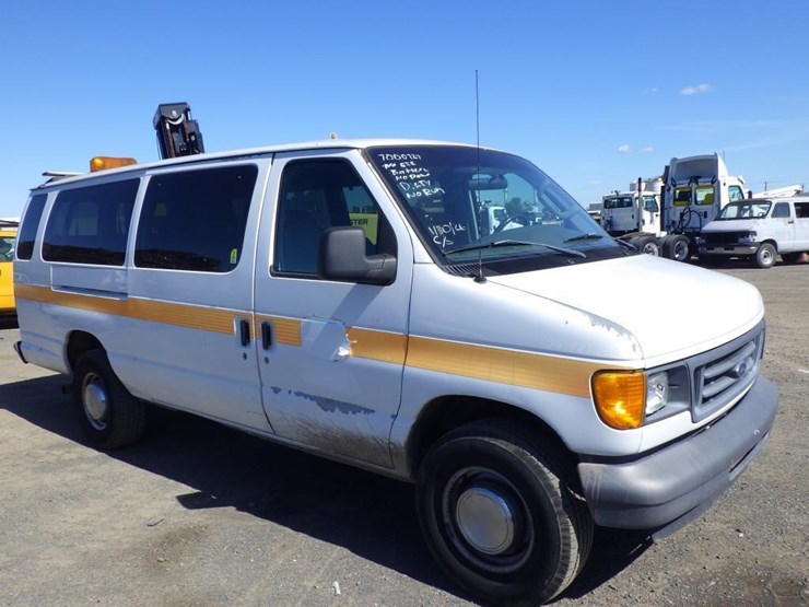 2006-ford-econoline-350-image-2