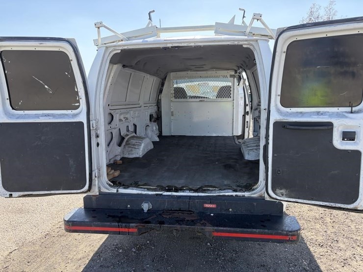 2002-ford-e350-image-11