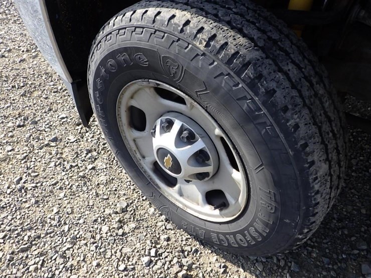 2017-chevrolet-2500hd-image-18