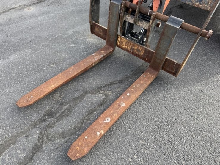 2015-sky-trak-6042-image-10