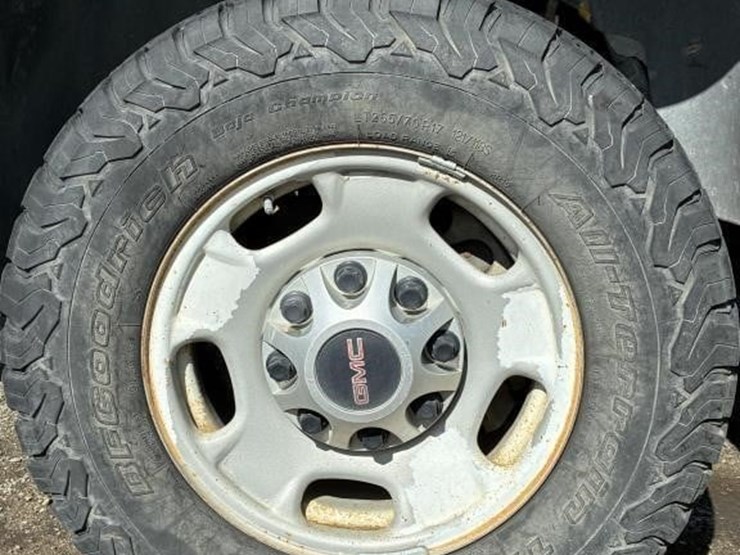 2012-gmc-sierra-2500-image-5