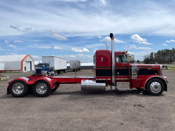 1976-peterbilt-359-image-4
