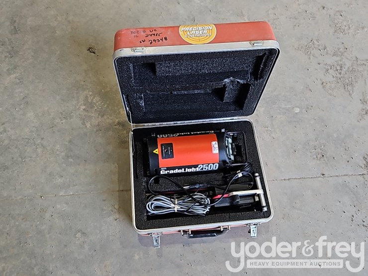 agl-grade-light-gl2500-pipe-laser-image-5