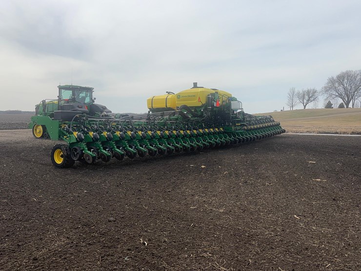 2024-john-deere-db66-image-13