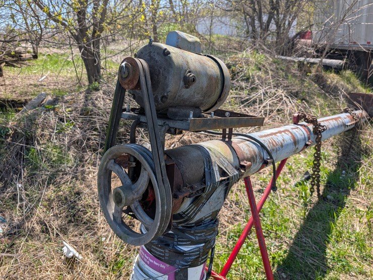 #5462-•-hutchinson-grain-auger-image-3