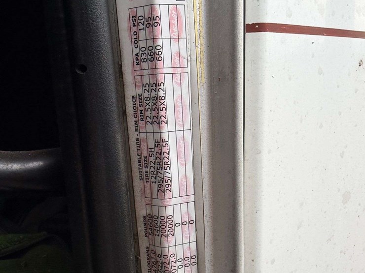 2013-peterbilt-388-image-58