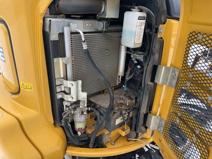 2019-deere-35g-image-22