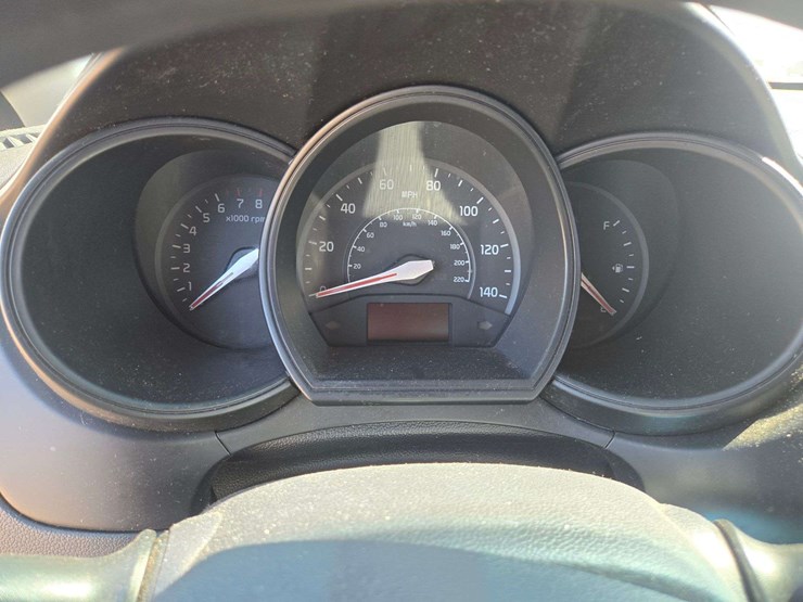 2013-kia-rio-lx-sedan-4d-image-16