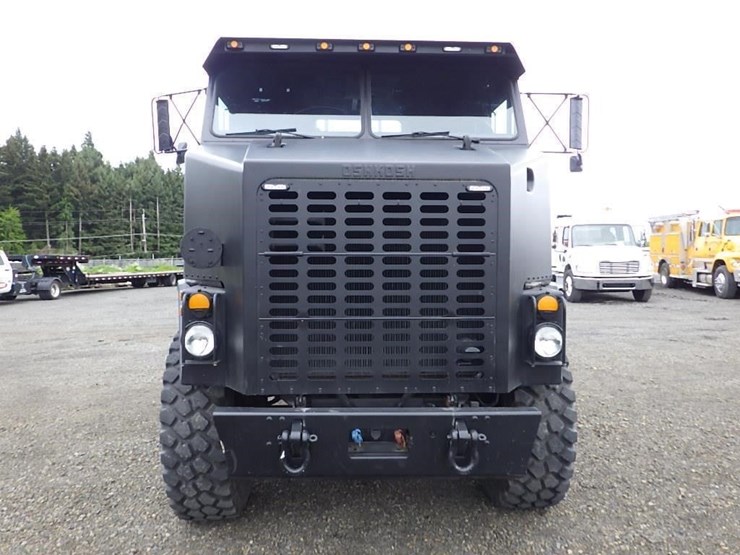 2002-oshkosh-m1070-image-2