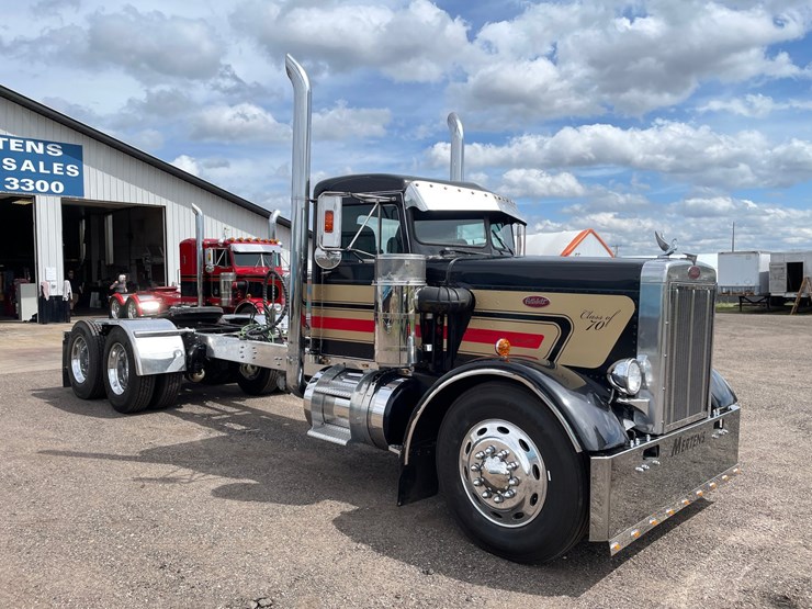1970-peterbilt-358-image-3