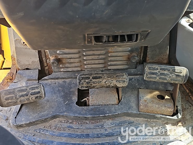 2005-komatsu-d65ex-15-image-32