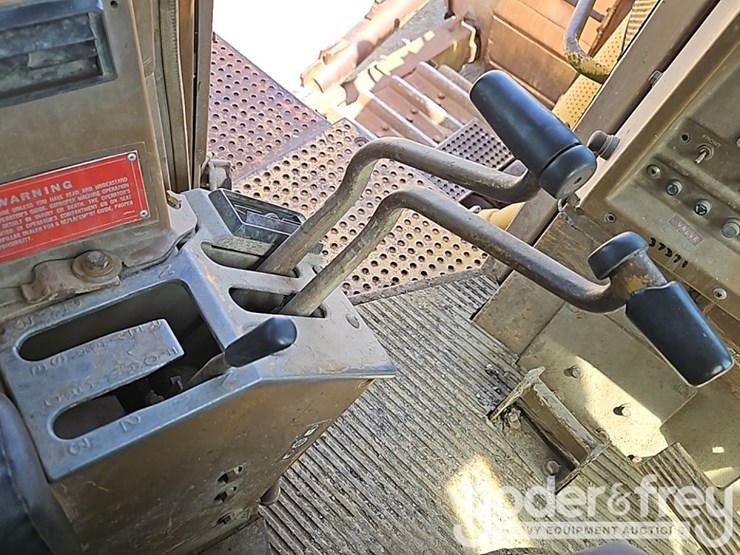 1980-caterpillar-d10-image-29