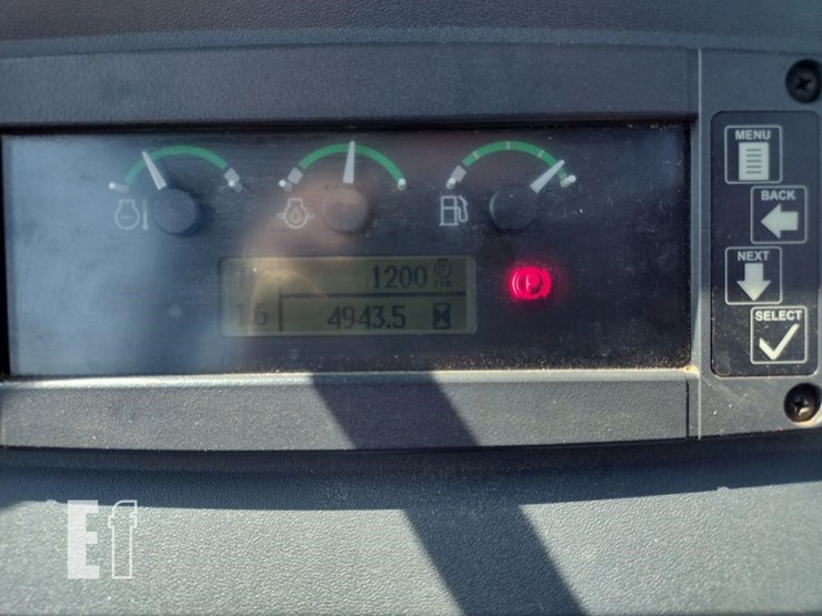 18-deere-650k-lgp-image-6