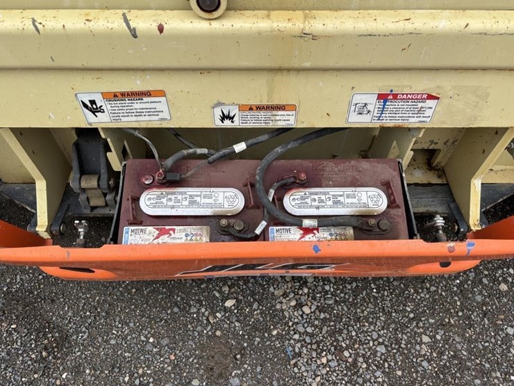 2010-jlg-2632es-image-12