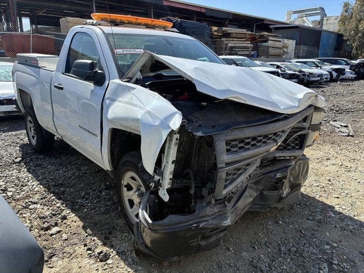2015-chevrolet-silverado-1500-image-2