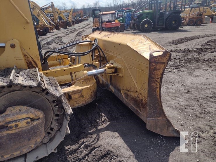 2008-deere-750j-lt-image-22