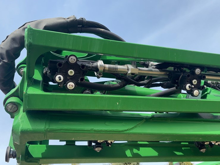 2024-john-deere-612r-image-43