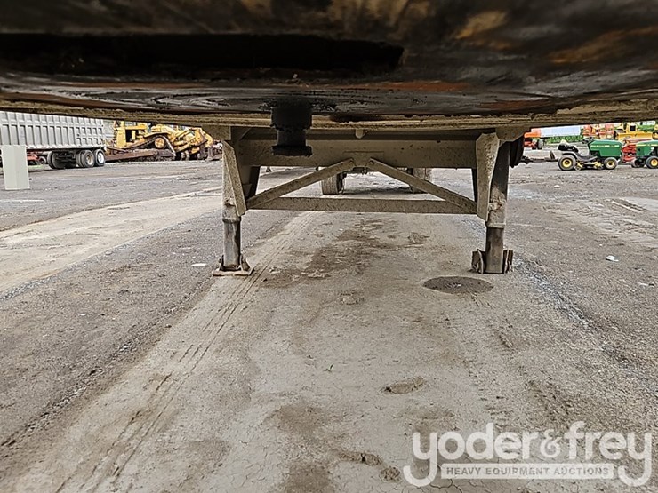 2007-j&j-transfer-trailer-attr-04,-tandem-axle-image-11