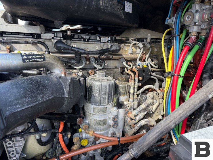 2012-freightliner-cascadia-125-image-44