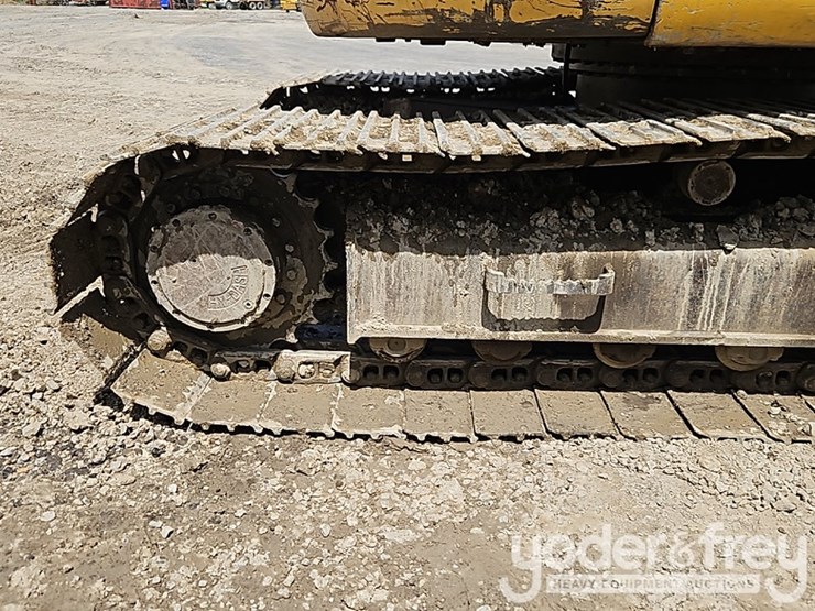 2005-komatsu-pc138-image-8