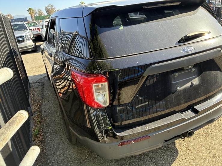 2021-ford-explorer-police-interceptor-image-4
